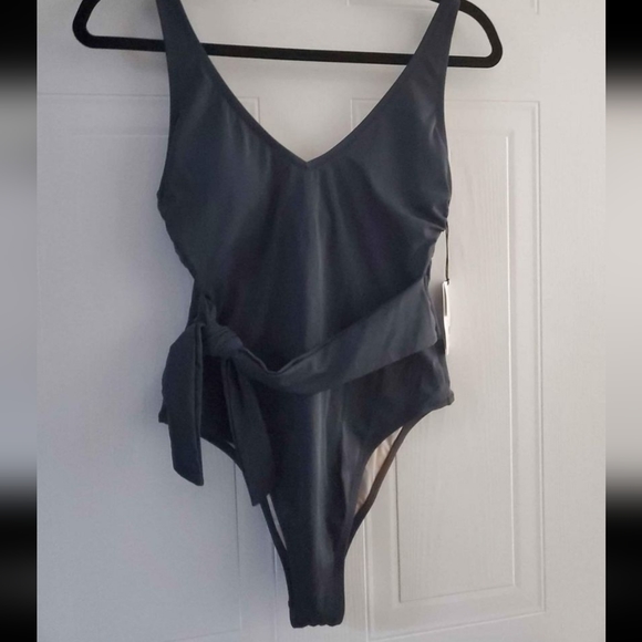 Shade & shore bathing suit - Picture 2 of 5